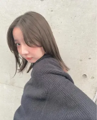 セミロング カラー レイヤー べージュ 白石研太のヘアスタイル