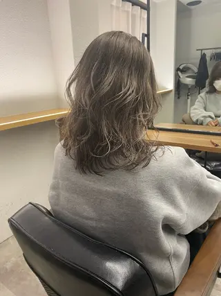 ミディアム カラー 山﨑 大暉【ダブルカラー】のヘアスタイル