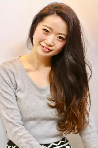 ロング カラー パーマ 安達 俊亮のヘアスタイル