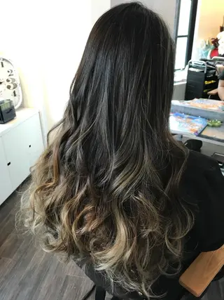 ロング カラー WEST OLAND 安藤のヘアスタイル