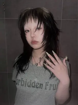 セミロング ✴︎TO-MA✴︎ レッドカラー/透明感のヘアスタイル