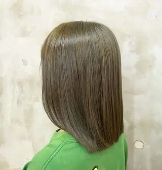 ミディアム カラー 三條 朋香のヘアスタイル