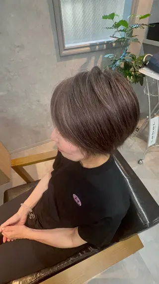 ショート motoトップカラー リスト/ブリーチカラのヘアスタイル