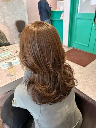 ミディアム 宮川 あかりのヘアスタイル