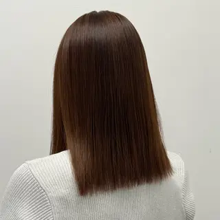 ミディアム 小島 咲音/艶カラー /レイヤー/縮毛矯正のヘアスタイル