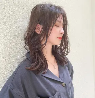 ミディアム カラー grand juteのヘアスタイル