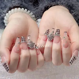 ネイル Queens 榊 まおのネイルデザイン