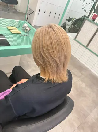 ショート メンズ 綾乃／デザインカラー ／ハイトーン／ボブのヘアスタイル