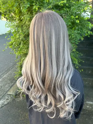 カラー ダブルスキルエクステ /羽エクステ白石宇由のヘアスタイル