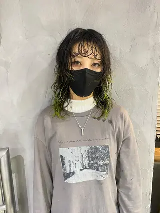 ミディアム すぎもと さき⚡️ レイヤー･*パーマのヘアスタイル