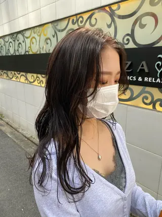 セミロング 岩尾 凪のヘアスタイル