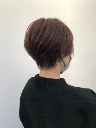 ショート ツノガイ エリのヘアスタイル
