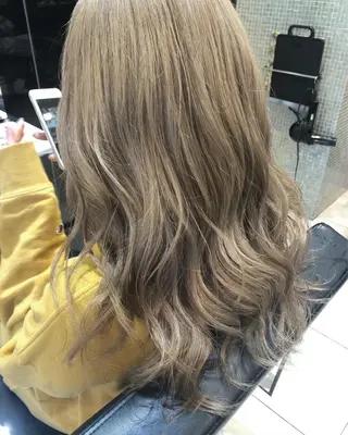 セミロング カラー 女性リピ90%🍨 🩷佐藤みずきのヘアスタイル