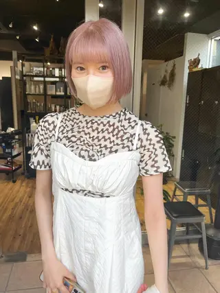 ショート カラー ミルクティーベージュ ブリーチ 店長 清水のヘアスタイル