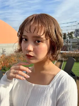 ショート 🩷色気可愛い🩷 透明感カラー🩷のヘアスタイル
