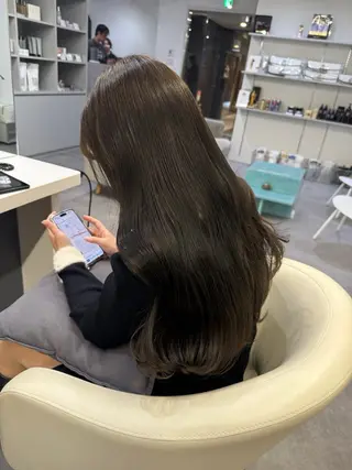 ロング カラー KNOWHOW/思川 阿耶のヘアスタイル