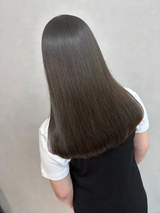 ロング Luana 照沼翔太のヘアスタイル