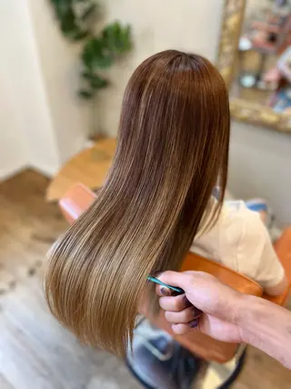 ロング ⚪️髪質改善 縮毛 店長 コウ⚪️のヘアスタイル