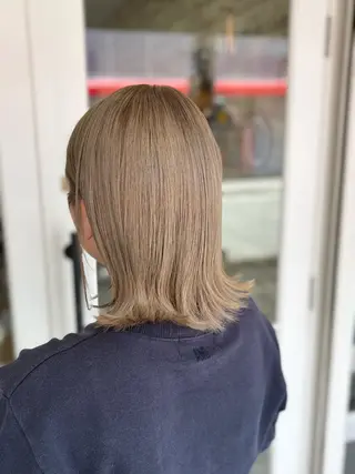 ミディアム カラー 西 千穂乃のヘアスタイル