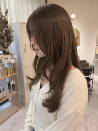 ロング 西田 朋華のヘアスタイル