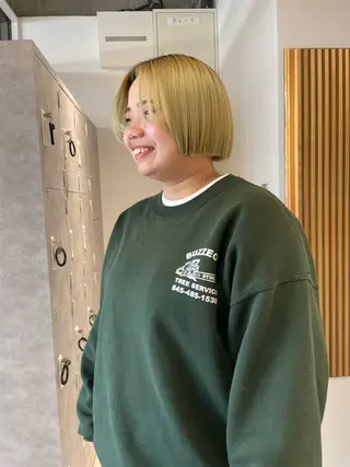 ショート ダブルカラー,透け カラーHINARIのヘアスタイル