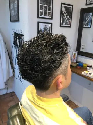 ショート パーマ メンズ 冨士川 英樹のヘアスタイル