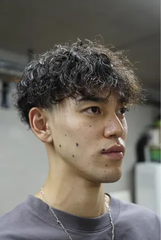 パーマ メンズ 関 晃哉のヘアスタイル