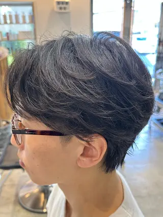 ショート パーマ メンズ 倉持 誠也　フェザーパーマのヘアスタイル