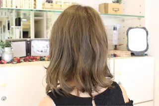 ミディアム カラー 松本 美香のヘアスタイル