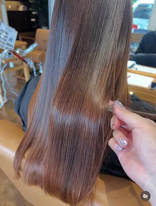 ロング カラー 平山 愛理のヘアスタイル