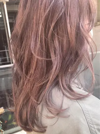 ミディアム カラー 白髪ぼかし×デザイン 🕊️🫧ホウジョウのヘアスタイル
