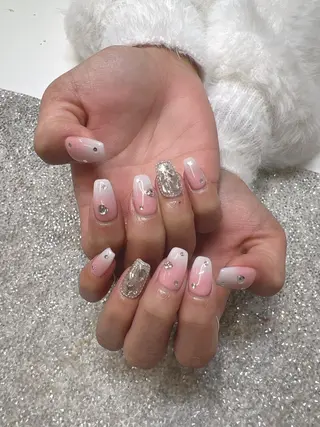 ネイル Guarendo錦糸町店所属・ガレンドウ 白澤 愛子のネイルデザイン