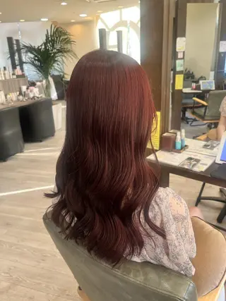 ロング カラー 佐藤 瑚碧のヘアスタイル