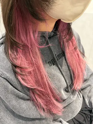 ロング カラー インナーカラー 推し ブリーチ 髪質改善のヘアスタイル