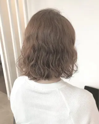ミディアム パーマ 榎園 由美のヘアスタイル