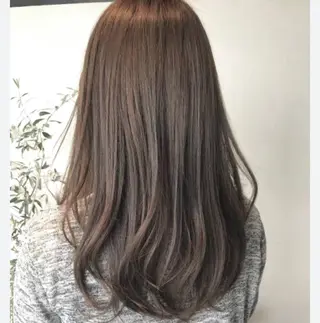 セミロング 韓国風レイヤーカラー ライムのヘアスタイル