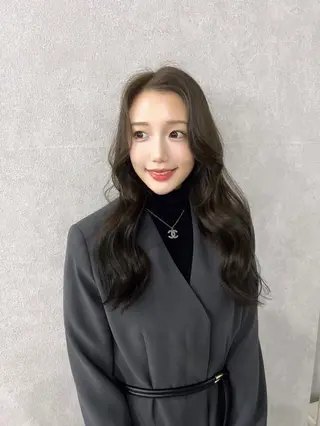 セミロング 梅田韓国ヘア kiara🩷彡のヘアスタイル