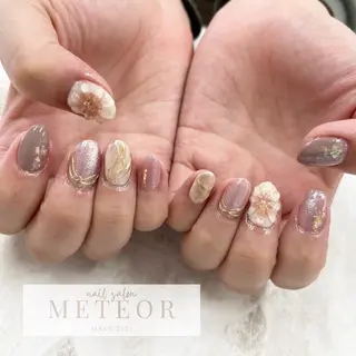 マツエク・マツパ METEOR💫 staffのネイルデザイン
