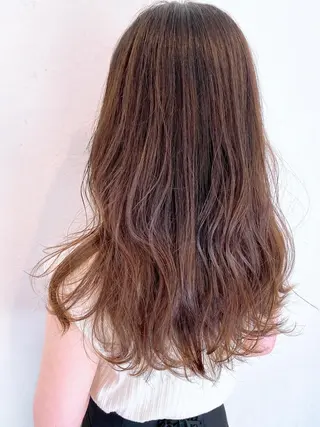 ロング カラー 伊藤 さやかのヘアスタイル