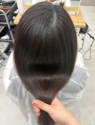 セミロング 中山 摩亜のヘアスタイル