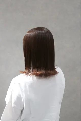 ミディアム 【レイヤー/透明感/ ハイトーン】Rionのヘアスタイル