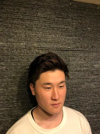 ショート パーマ メンズ 牧 颯斗のヘアスタイル