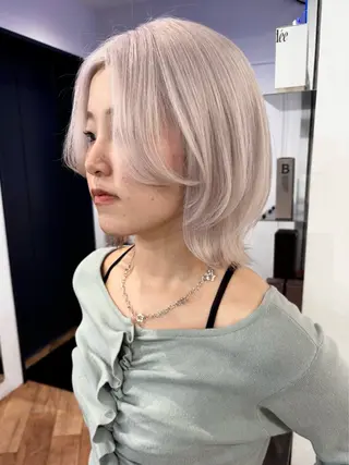 ミディアム ブリーチ透明感カラー 🍀mizuki🍀のヘアスタイル