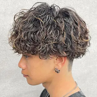 ショート カラー パーマ ヘアアレンジ メンズ スパイキー/フェザー /波巻き/かいとのヘアスタイル