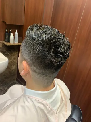 ショート パーマ 羽木 隆徒のヘアスタイル