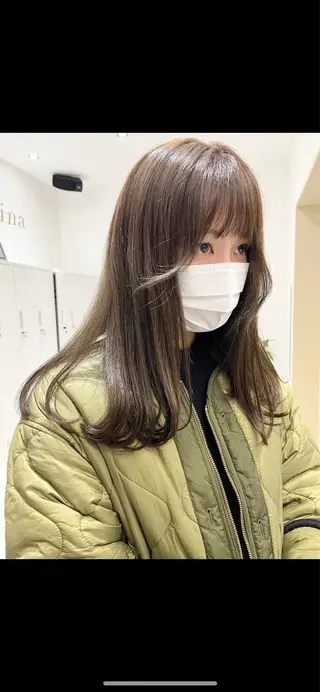 セミロング 透明感カラー👑 井上美乃里のヘアスタイル