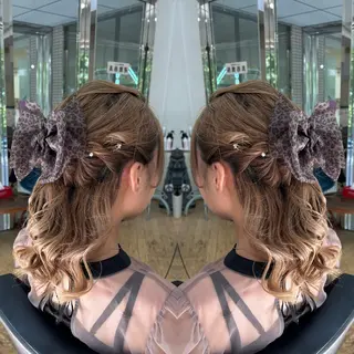 ミディアム ヘアアレンジ 💎ハイトーン/艶 カラー モエカ💎のヘアスタイル