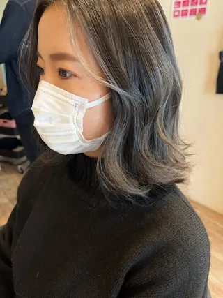 カラー 早川 真幸のヘアスタイル