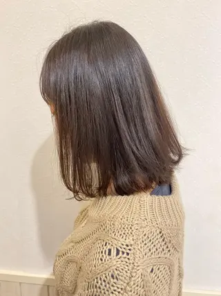 ミディアム カラー 宮内 真乃のヘアスタイル