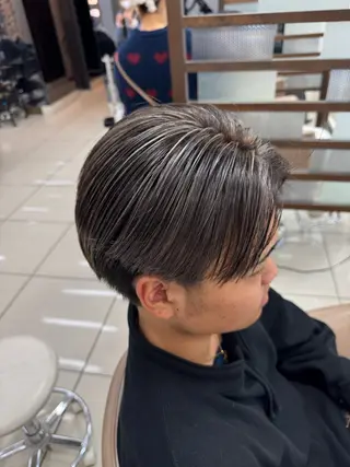 カラー メンズ メンズ特化シャドウパ ーマラウンドマッシュのヘアスタイル